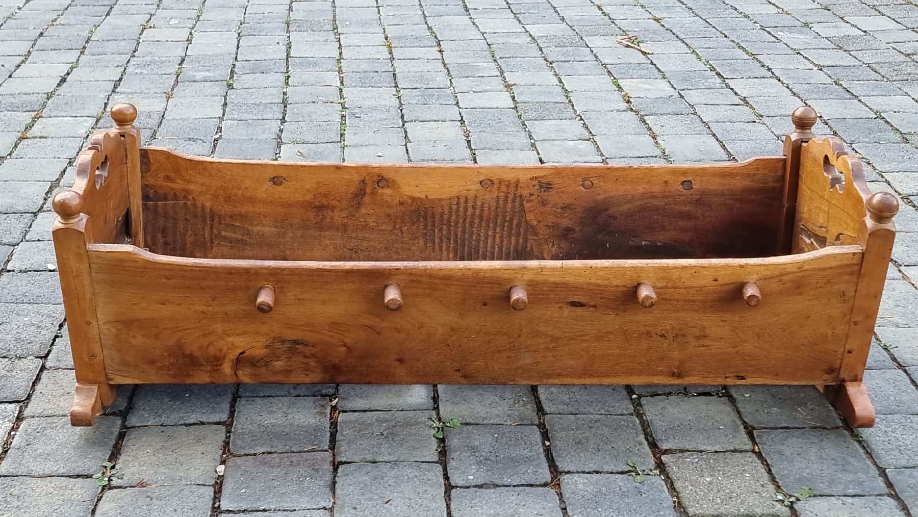 Holzartikel: Kleine Wiege Antik Nussbaumm – Gebraucht aus Sils im Domleschg von platin01 1