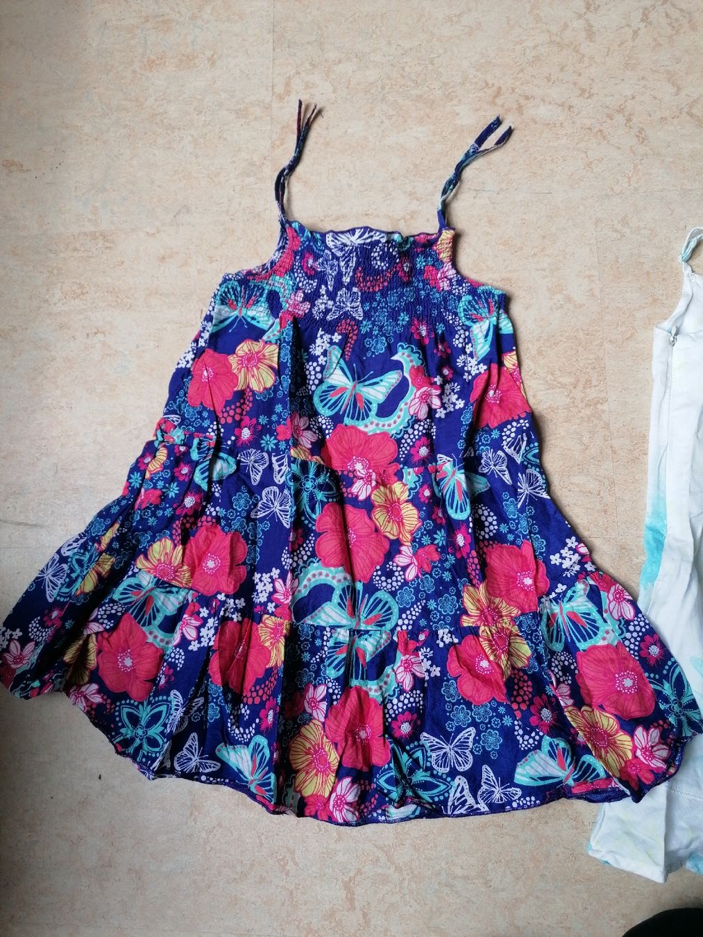 Lotti & Set di vestiti: 3 süsse Sommerkleider Gr. 104 – Usato da Klingnau venduto da vollmond36 1