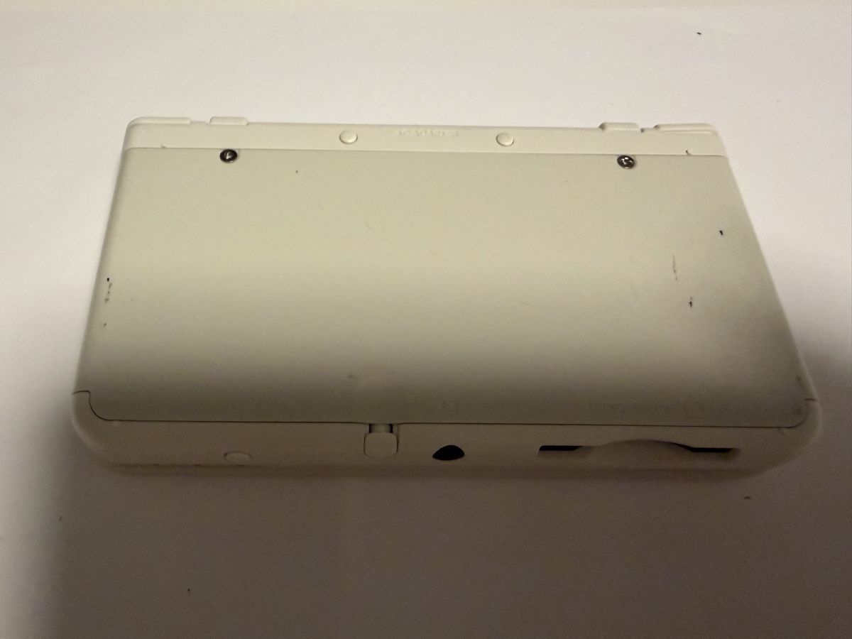 Nintendo Console: Nintendo 3DS weiss guter Zustand – Usato da Oftringen venduto da HaMi91 3