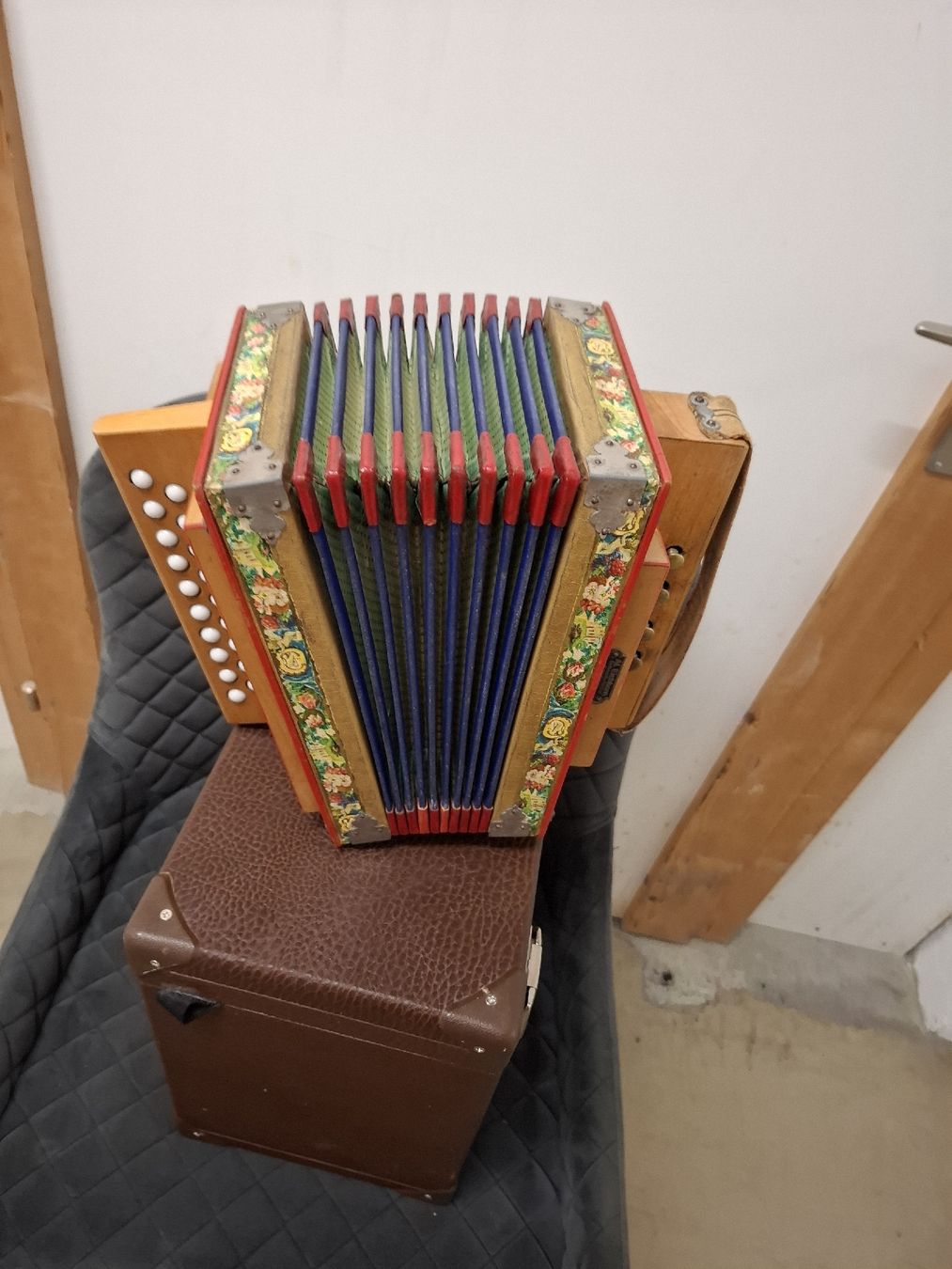Eichhorn Strumenti musicali: Eichhorn orgeli ton C – Usato da Villeneuve venduto da BibiVintage 1