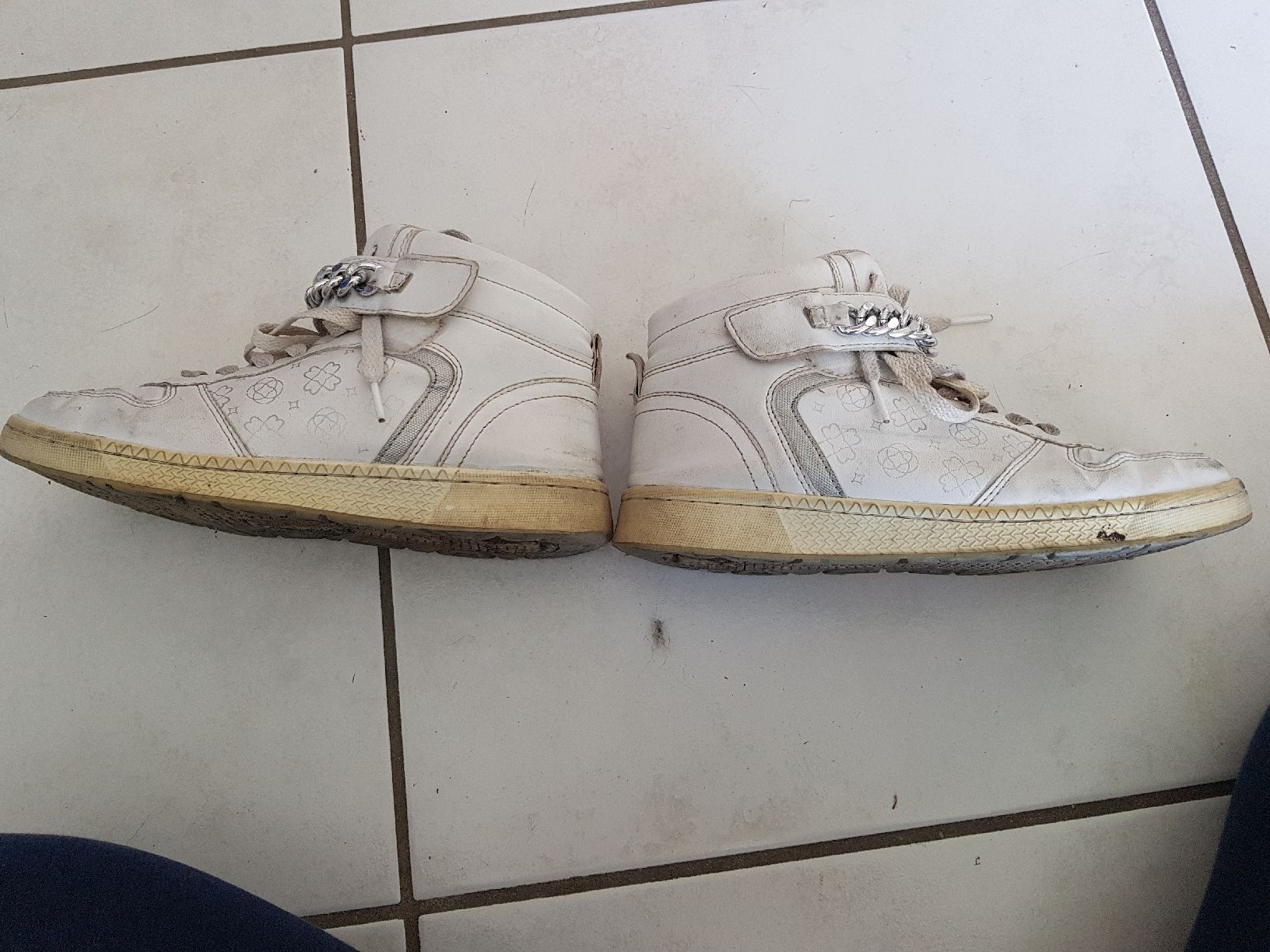 Damenschuhe: basket – Gebraucht aus Hermance von Triplebizzo 3