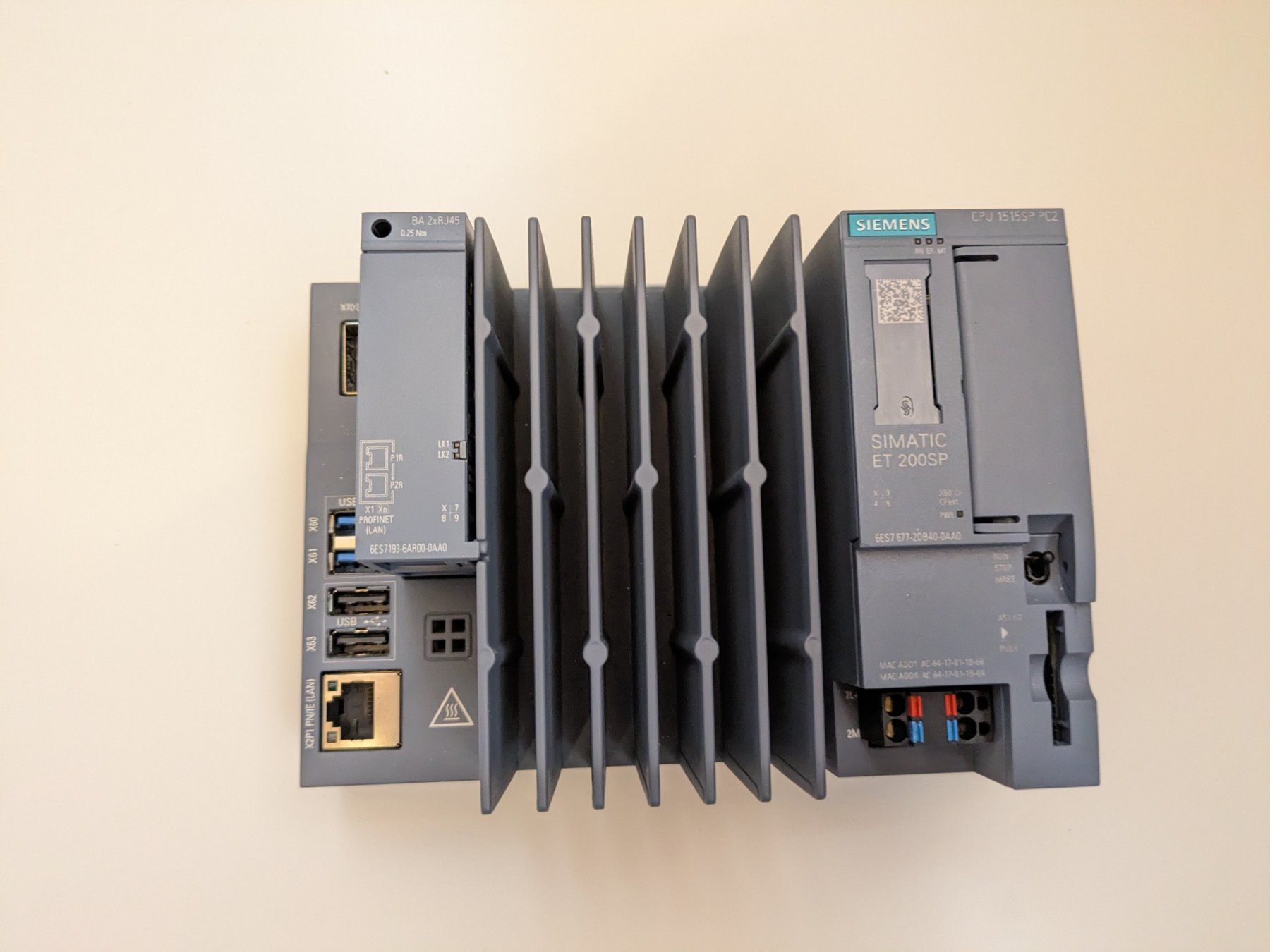 Siemens Steuerung: Siemens SIMATIC ET 200SP controller, 6ES7 677-2DB40-0AA0 – Gebraucht aus Sugiez von dbm_7l29