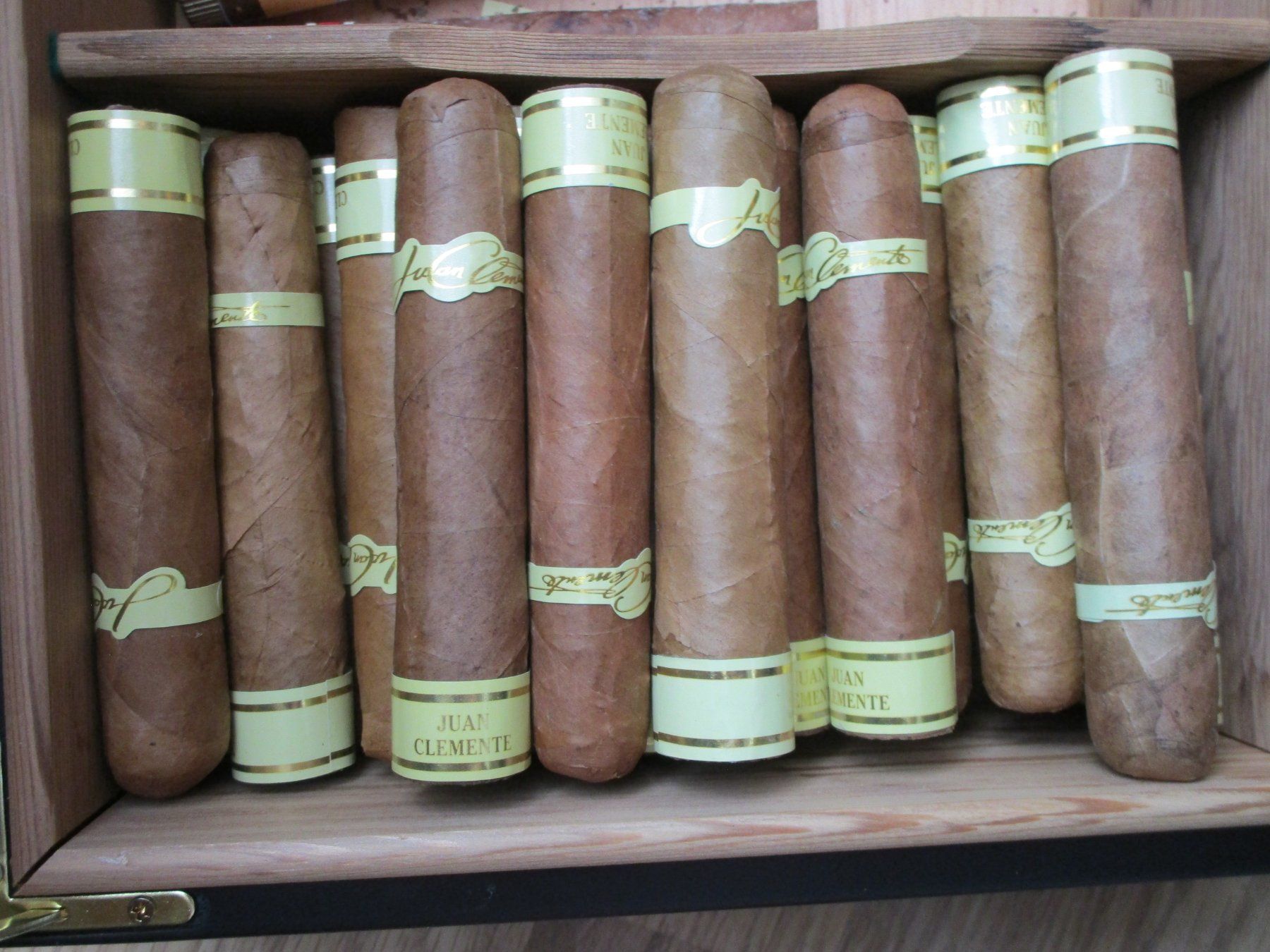 Humidor per sigari: Humidor mit Inhalt – Usato da Heimberg venduto da Lupo57 2