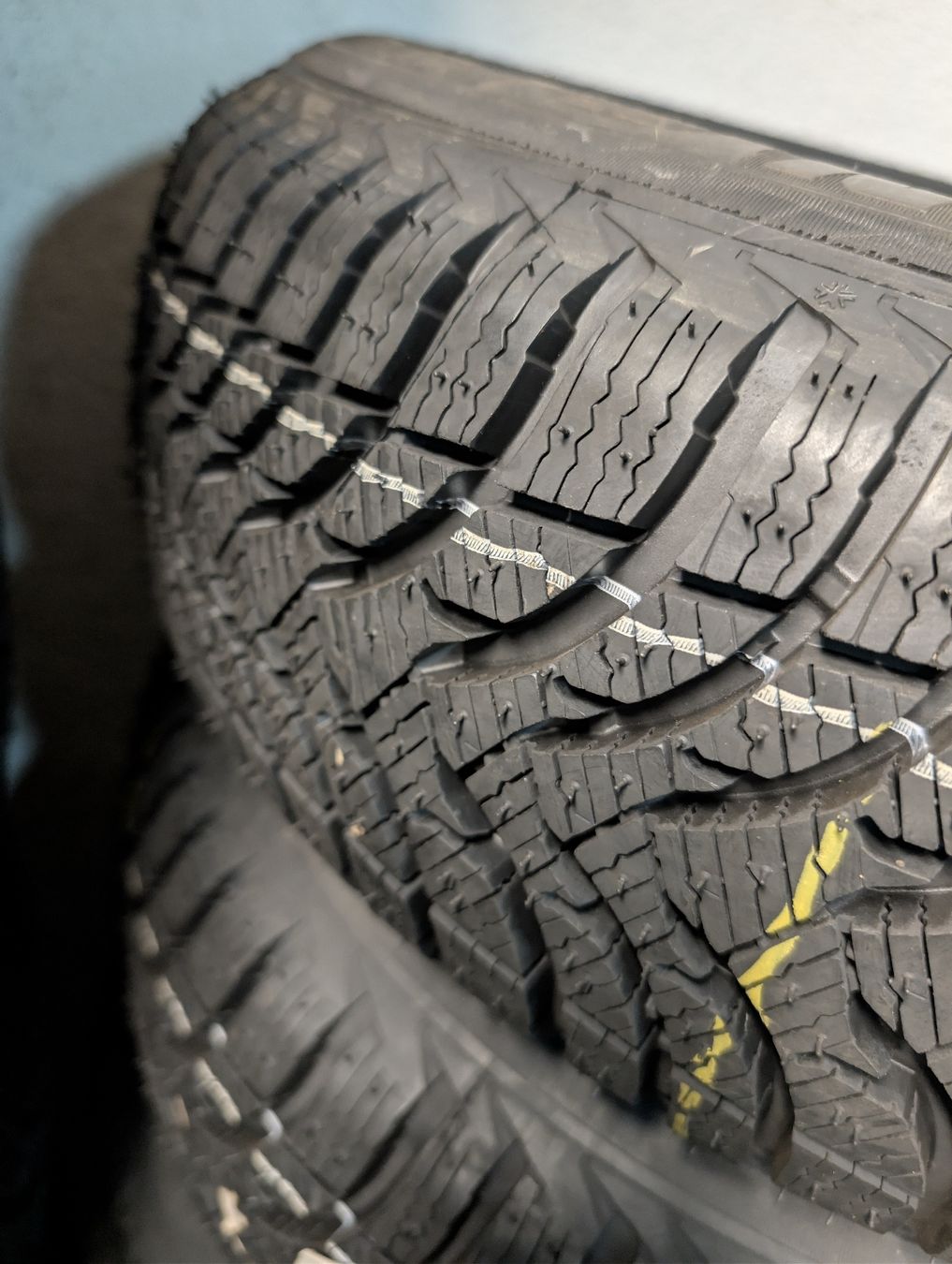 Michelin Pneus & Roues: Winterreifen  – Neuf avec emballage d'origine à Dürrenäsch par Pneu-Idris 1