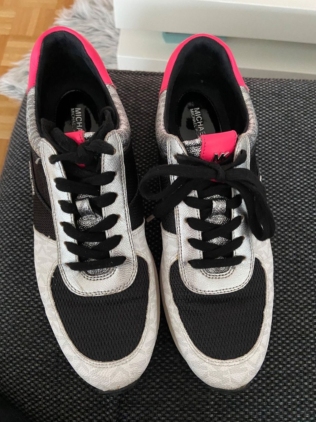 Michael Kors Scarpe da donna: Michael Kors Sneaker Gr 41 – Usato da Frenkendorf venduto da kokira