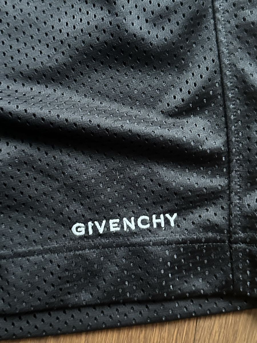 Jeans: Givency Shorts – Gebraucht aus Zürich von Miguel-Zurich 1