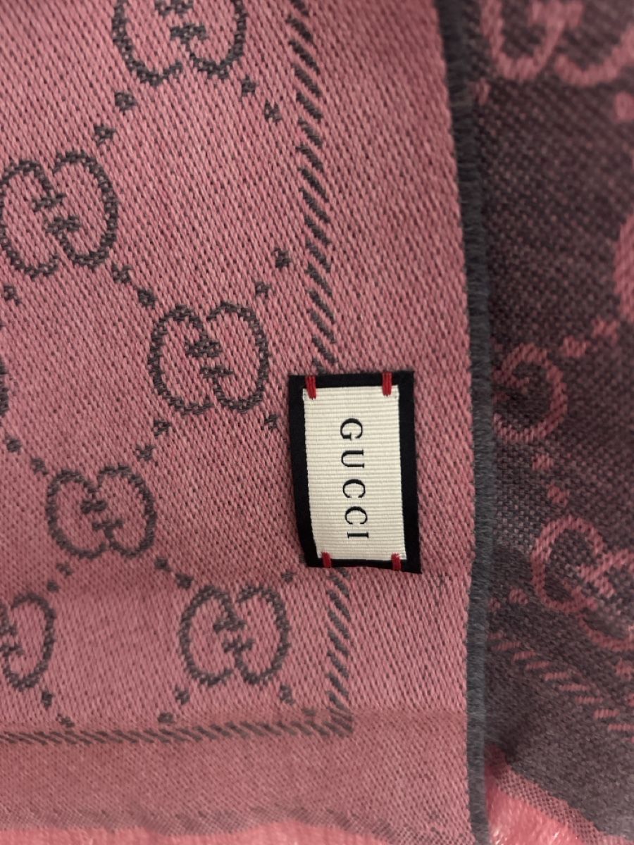 Gucci Foulards, Tücher & Schals: Foulard / Écharpe rose - GUCCI – Gebraucht aus Savigny von Althea0202 1