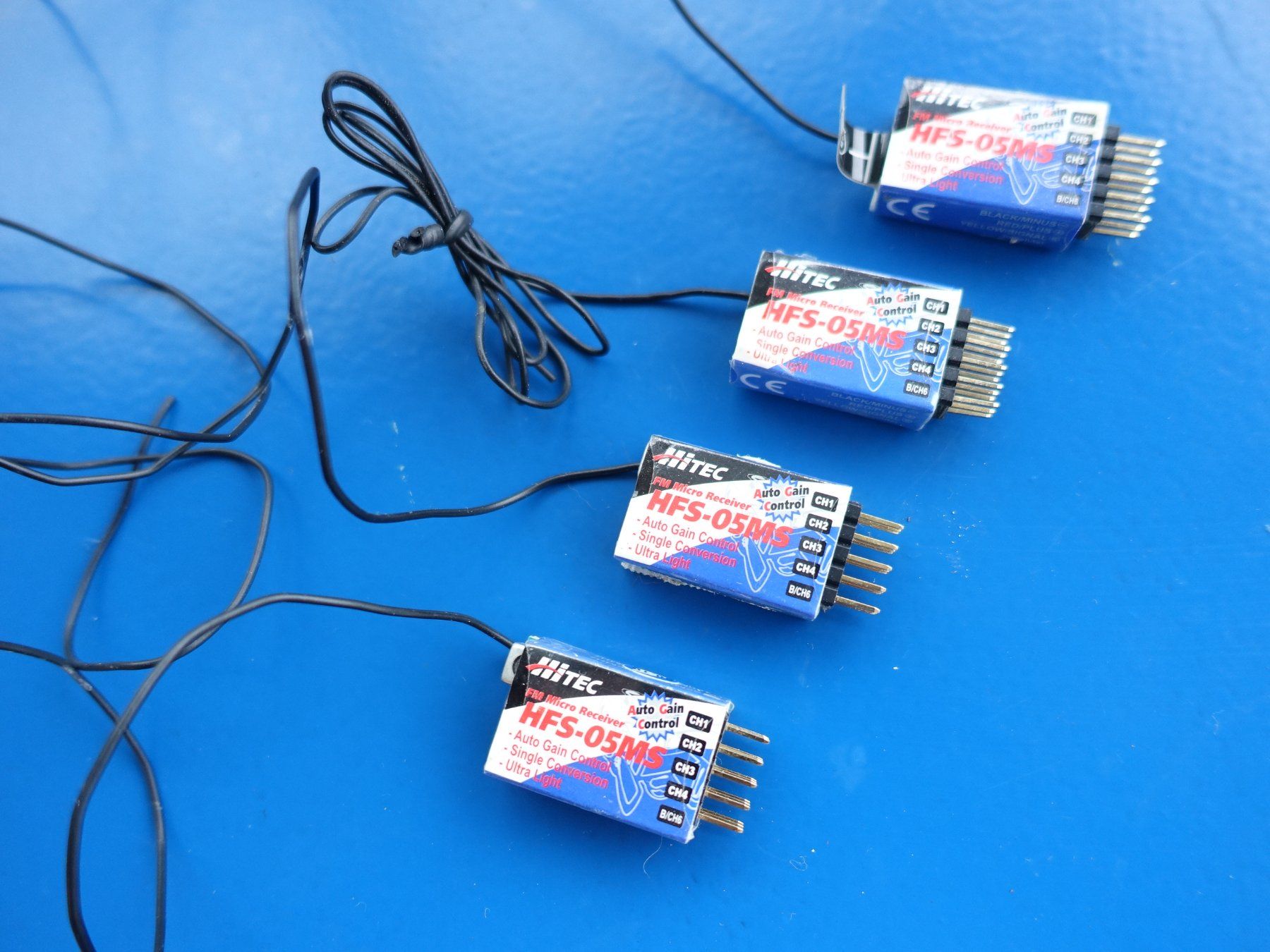 Modellismo RC: 4 Stück HiTech Empfänger – Usato da Adliswil venduto da jauense
