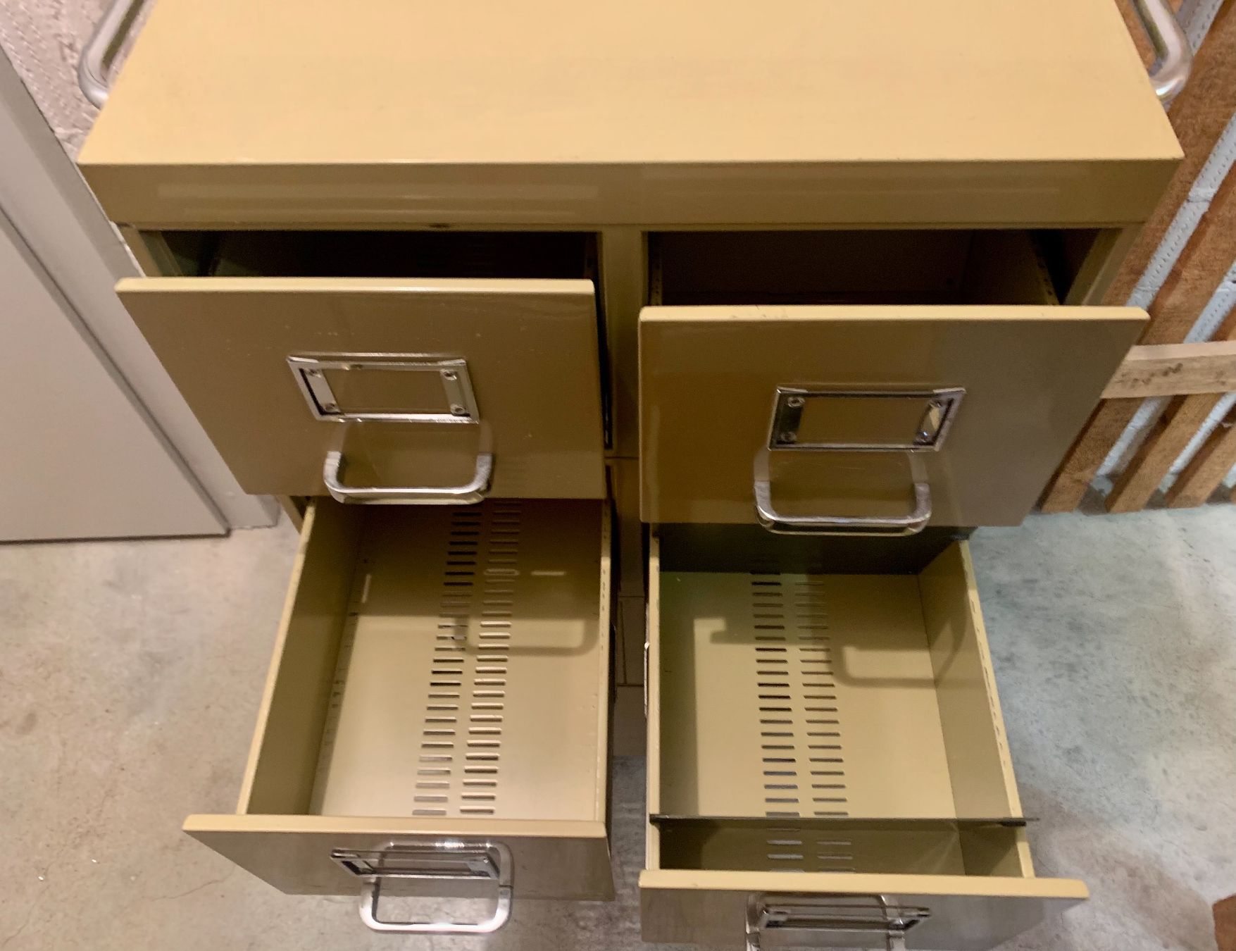 Schubladenschrank / Rollcontainer, Metall, auf Rollen (Gebraucht) in ...