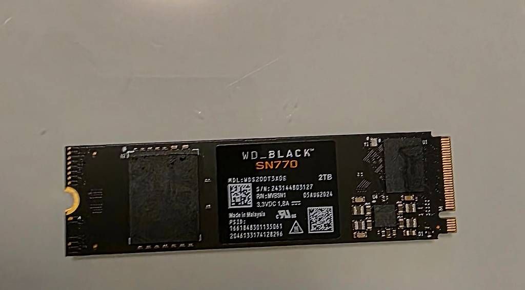 Western Digital Disques durs: 2TB WD black SN770 2TB – D'occasion à Zug par JOPAAA77