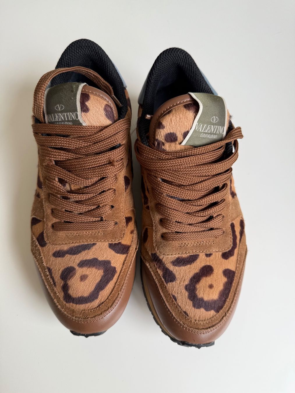 Valentino Damenschuhe: Valentino Sneakers Turnschuhe – Gebraucht aus Winterthur von 19.19