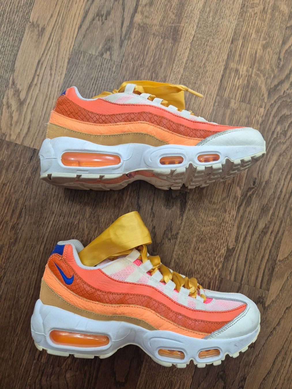 Nike Scarpe da donna: White yrllow orange Nike Air Max size 38 – Usato da Zürich venduto da monadiederich