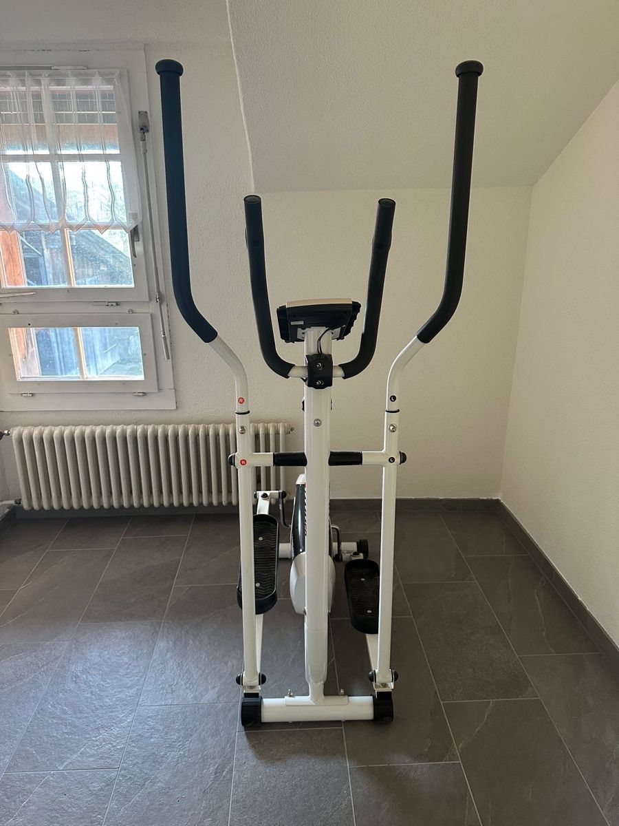 Hometrainer: Sportgerät Crosstrainer – Gebraucht aus Schleinikon von Juliawoop