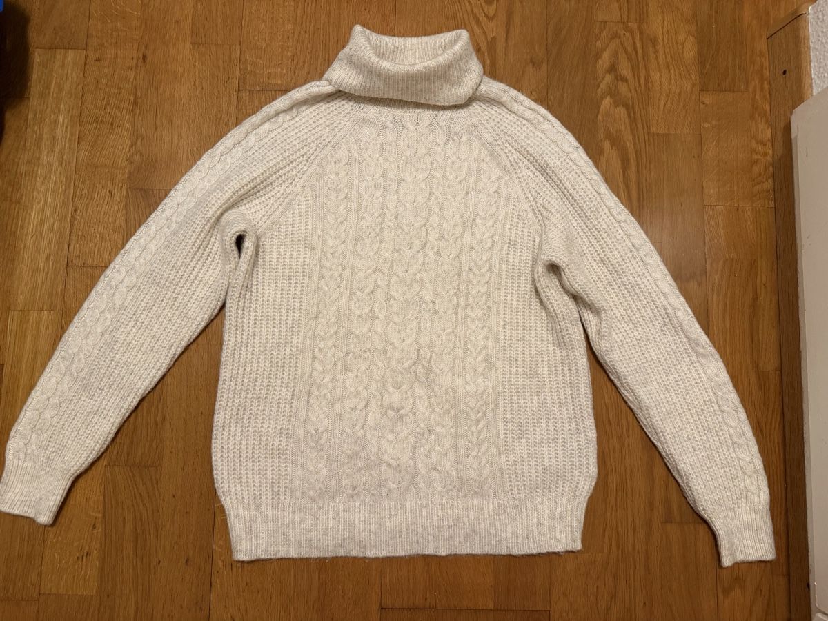 C&A Pullover & Sweatshirts: Rollkragenpullover C&A beige Zopfmuster Grösse M. – Gebraucht aus Adliswil von StephanieAnnina