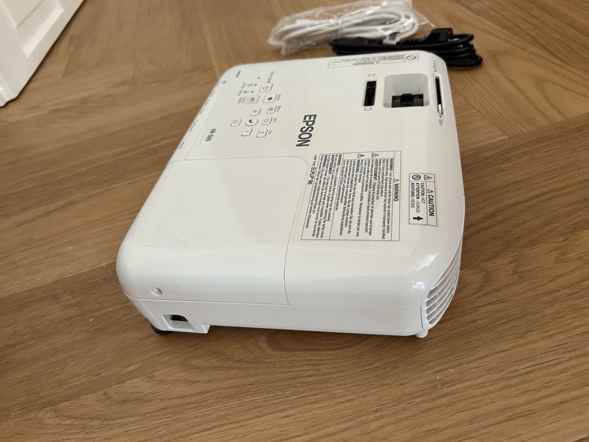 Epson Proiettori: Beamer EPSON EB- S05 – Usato da Biel/Bienne venduto da DonCorleone77 4