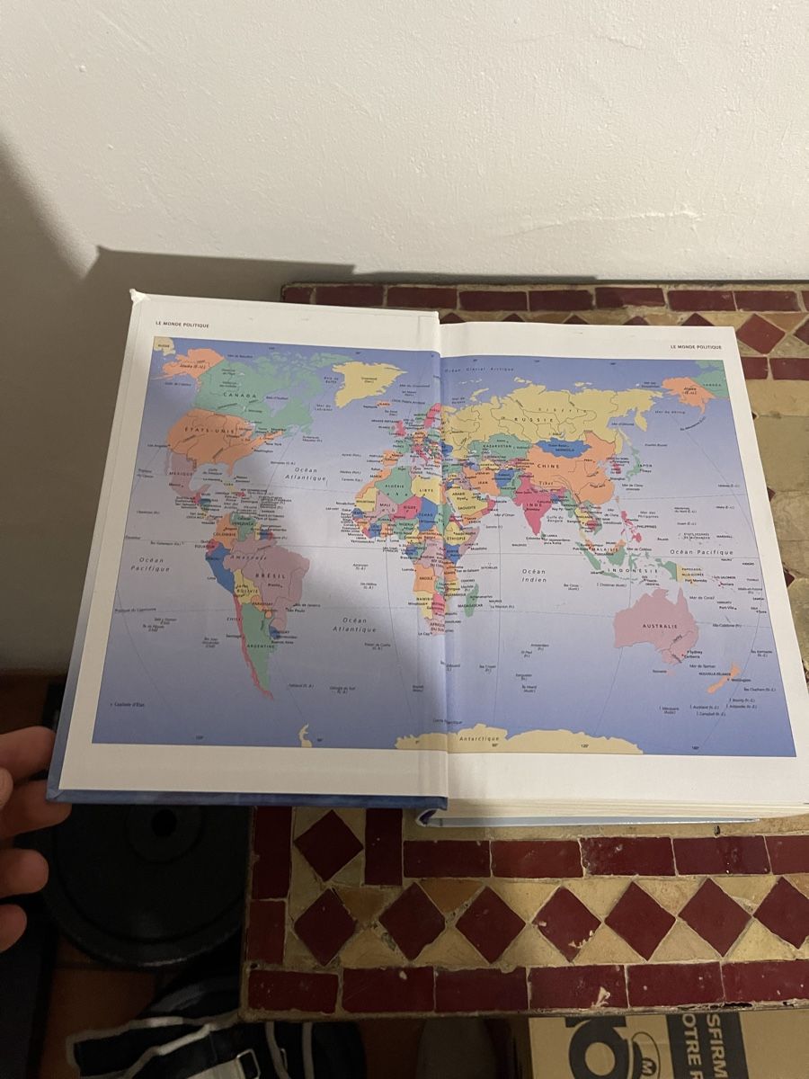 Libri: Dictionnaire Larousse illustré – Usato da Fribourg venduto da Barlocher 1
