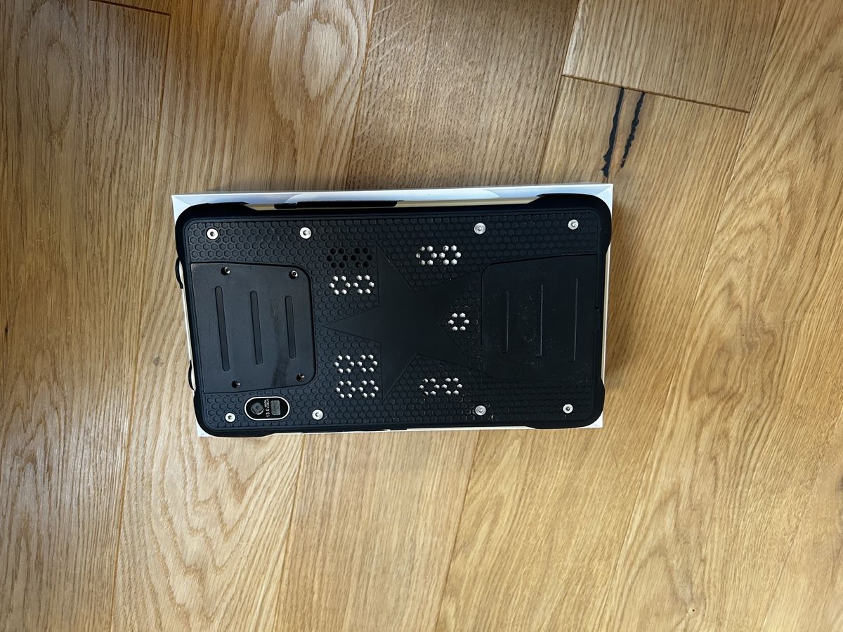 Tablet PC: Hugerock X70 Outdoortablet – Usato da Bern venduto da diggosaurus 1