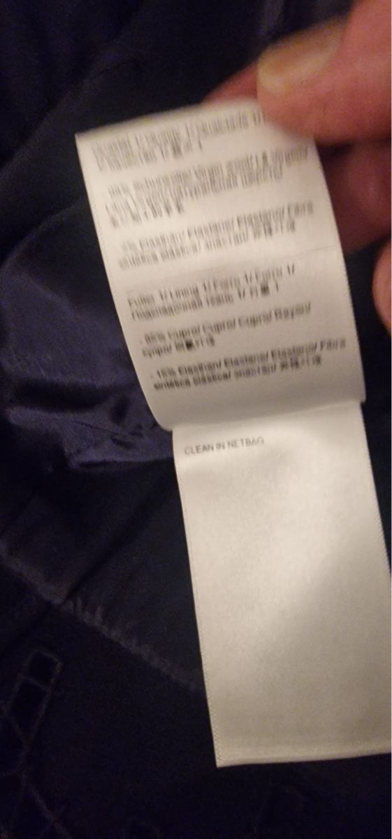 Costumi: Escada Kostüm, Gr. 44, Schwarz, Top Zustand – Usato da St. Gallen venduto da mania03 4