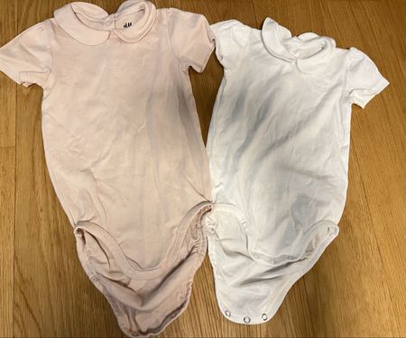 2 H&M Body Gr. 104 wie neu