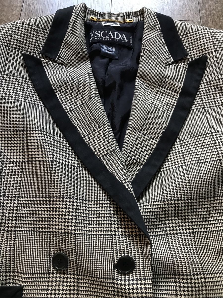 Escada Completi & Tailleur: Escada blazer en lin taille 38 – Usato da Grimisuat venduto da eliseba88 1