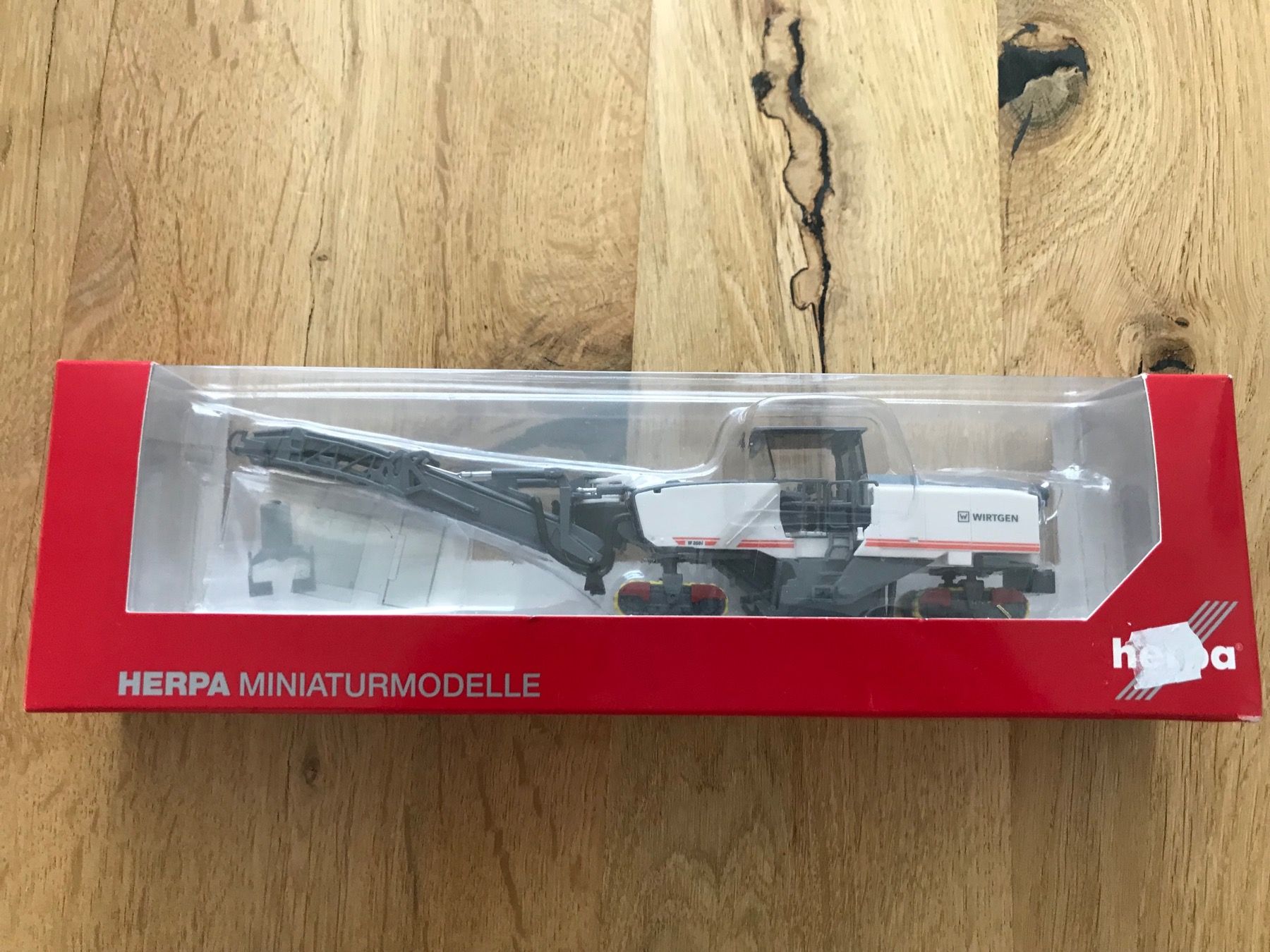 Herpa Modellbausätze & Standmodelle: Herpa Strassenfräse – Neu und originalverpackt aus Sursee von