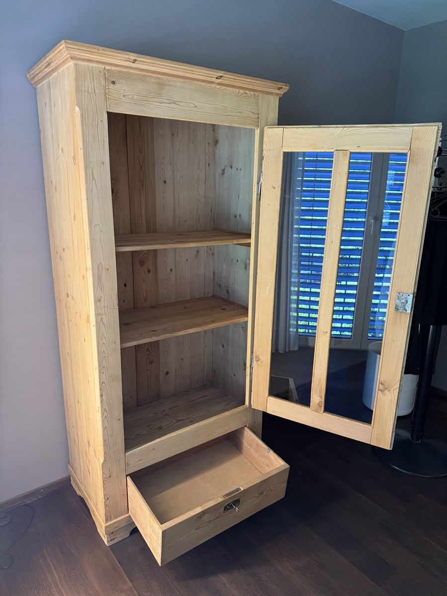 Armadi: Vitrinenschrank Tannenholz – Usato da Schaffhausen venduto da solequart 2
