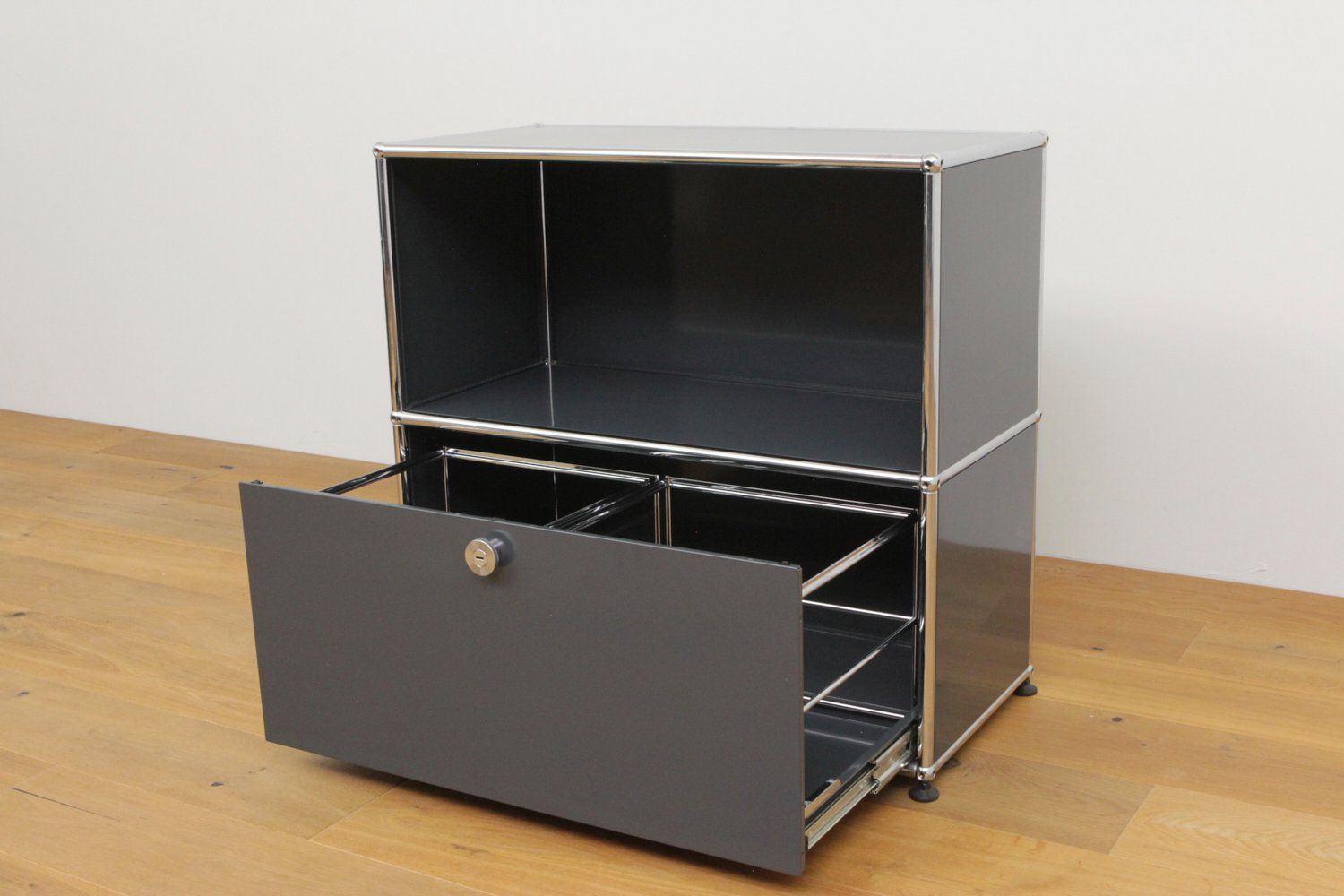 USM Scaffali: USM Haller Regal Anthrazitgrau – Nuovo (secondo la descrizione) da Affoltern am Albis venduto da StudioStandard 2