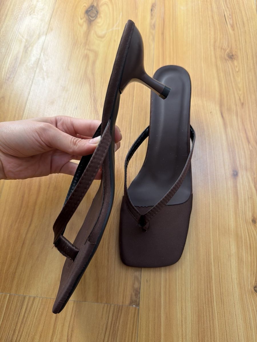 Damenschuhe: Brown Square-Toe Thong Kitten Heel Sandals Size 42 – Neu und originalverpackt aus Bursinel von maya_78 3