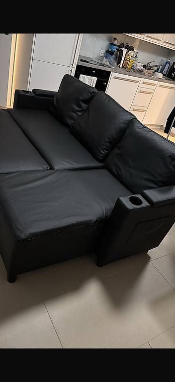 Sofas: Neuwertiges Ecksofa (L-Form) mit Schlaffunktion  – Gebraucht aus Widnau von Emiliankk