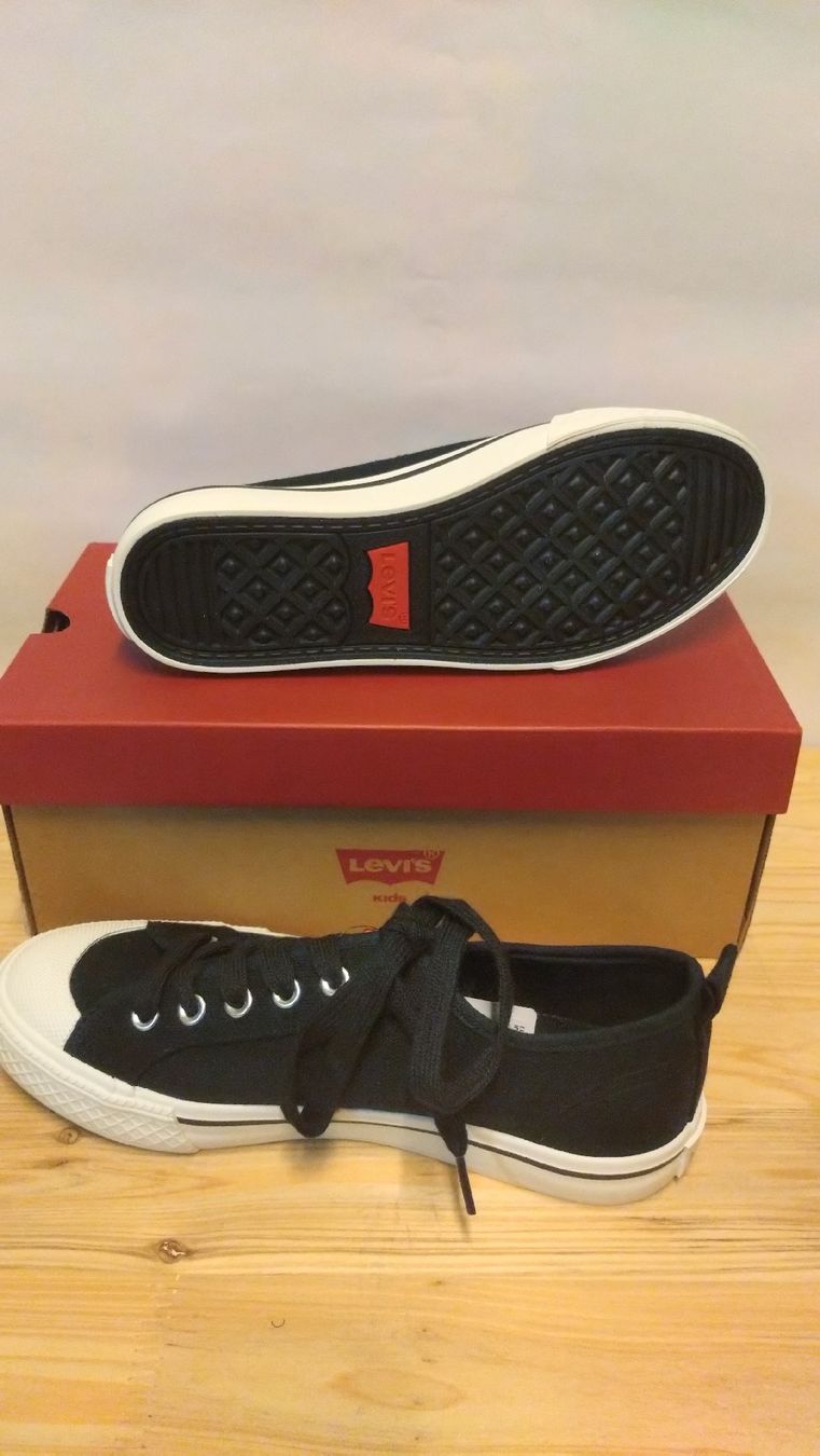 Levi's Herrenschuhe: Levi's baskets noires, taille 37, Neuves – Neu und originalverpackt aus Farvagny-le-Grand von LaCaverne 2