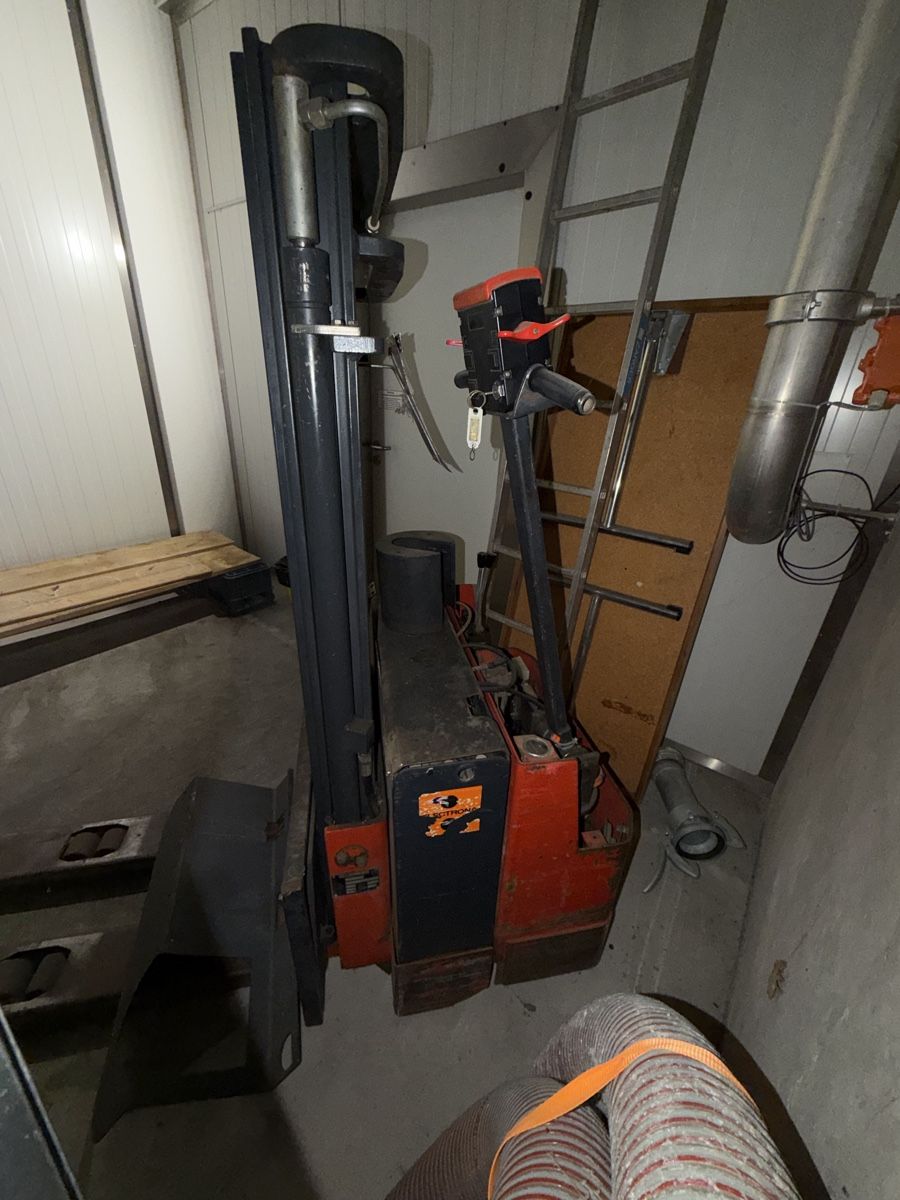 Linde Gabelstapler & Hubwagen: def Stapler ab Platz als Ersatzteillager – Defekt aus Algetshausen von Trikedriver 2