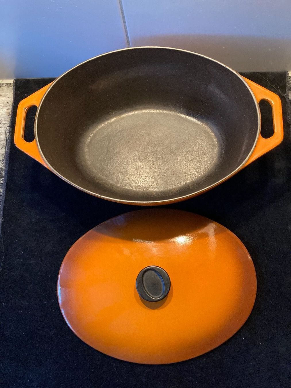 Padelle: Ovale Gusseiserne Pfanne mit Deckel – Usato da Zürich venduto da Chaeffeler 1