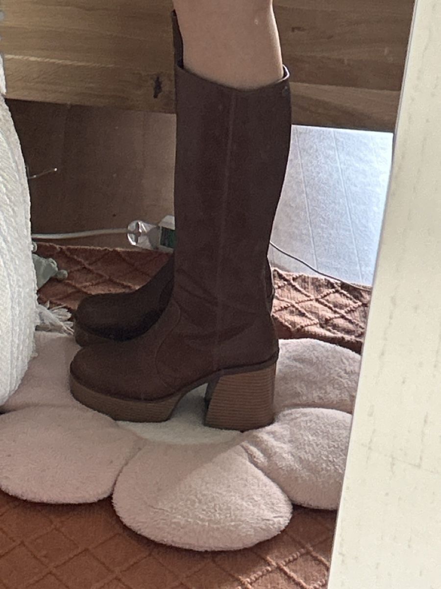Damenschuhe: Braune Fake Lederstiefel Gr. 41 – Gebraucht aus Zürich von xeniiilou 1