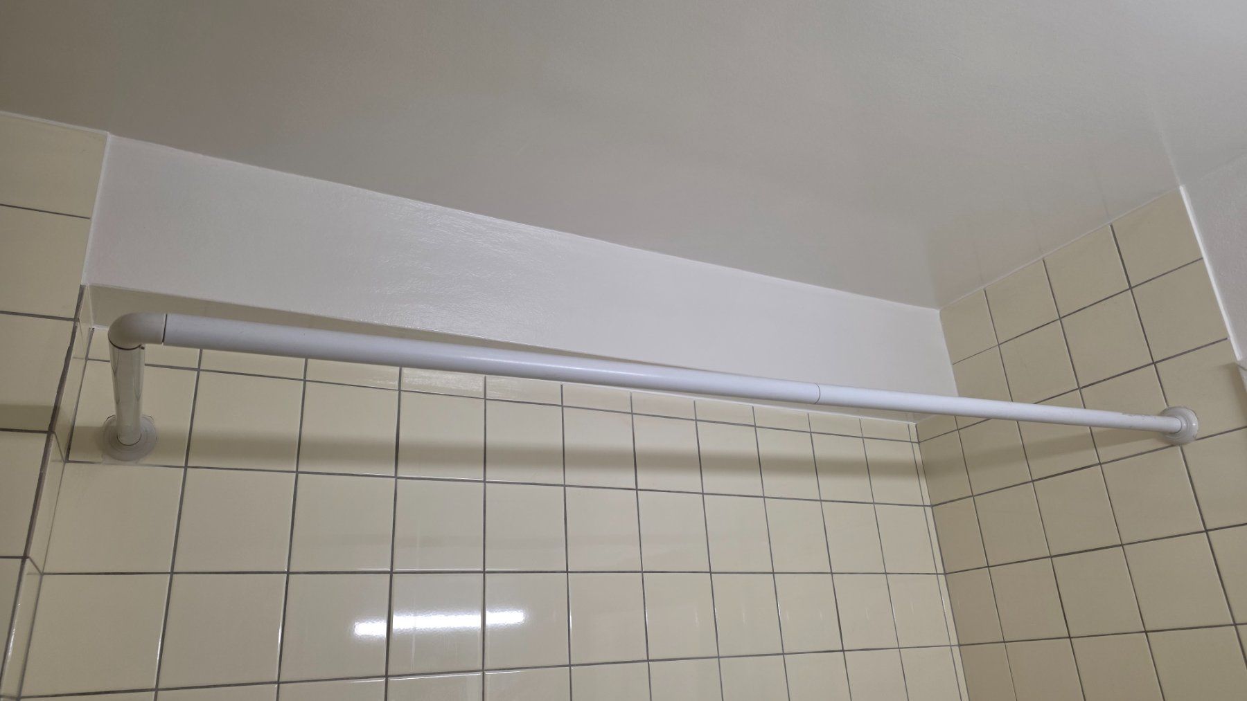 Docce: Barre de douche blanche 162 x 61 cm – Usato da Bionnens venduto da Meg011
