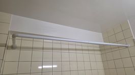 Barre de douche blanche 162 x 61 cm