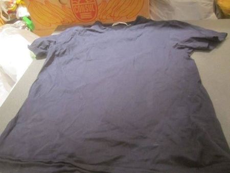 T-Shirt Grösse 36, schwarz, DIVIDED