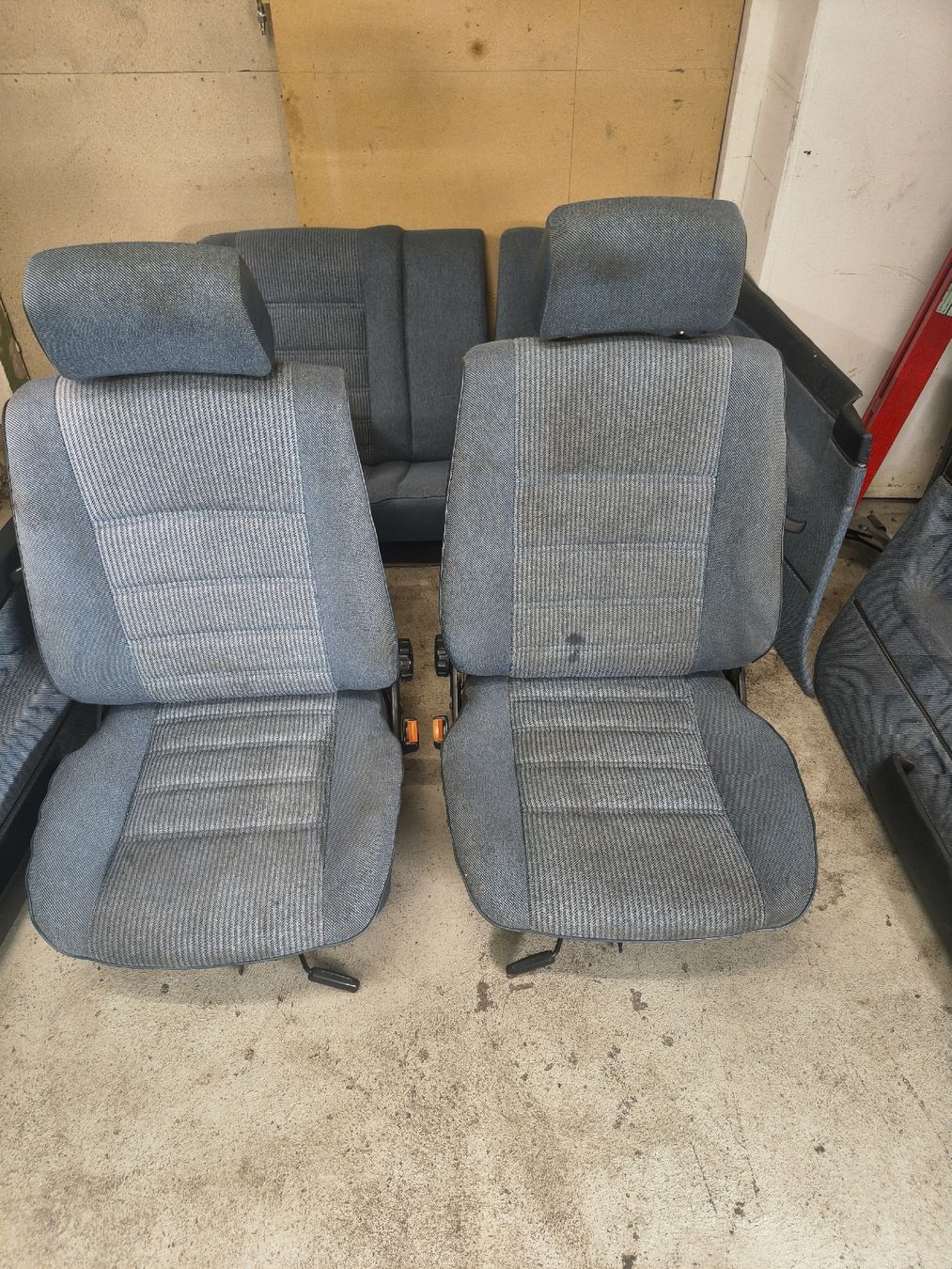 Alle Autoersatzteile: Golf 2 Innenausstattung Blau – Gebraucht aus Frauenfeld von hallloo 1