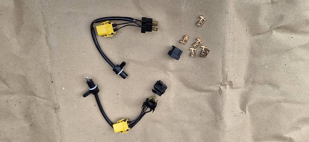 Toutes les pièces auto: BMW E30 Umrüstkabel auf Hella – D'occasion à Horw par Row707 2
