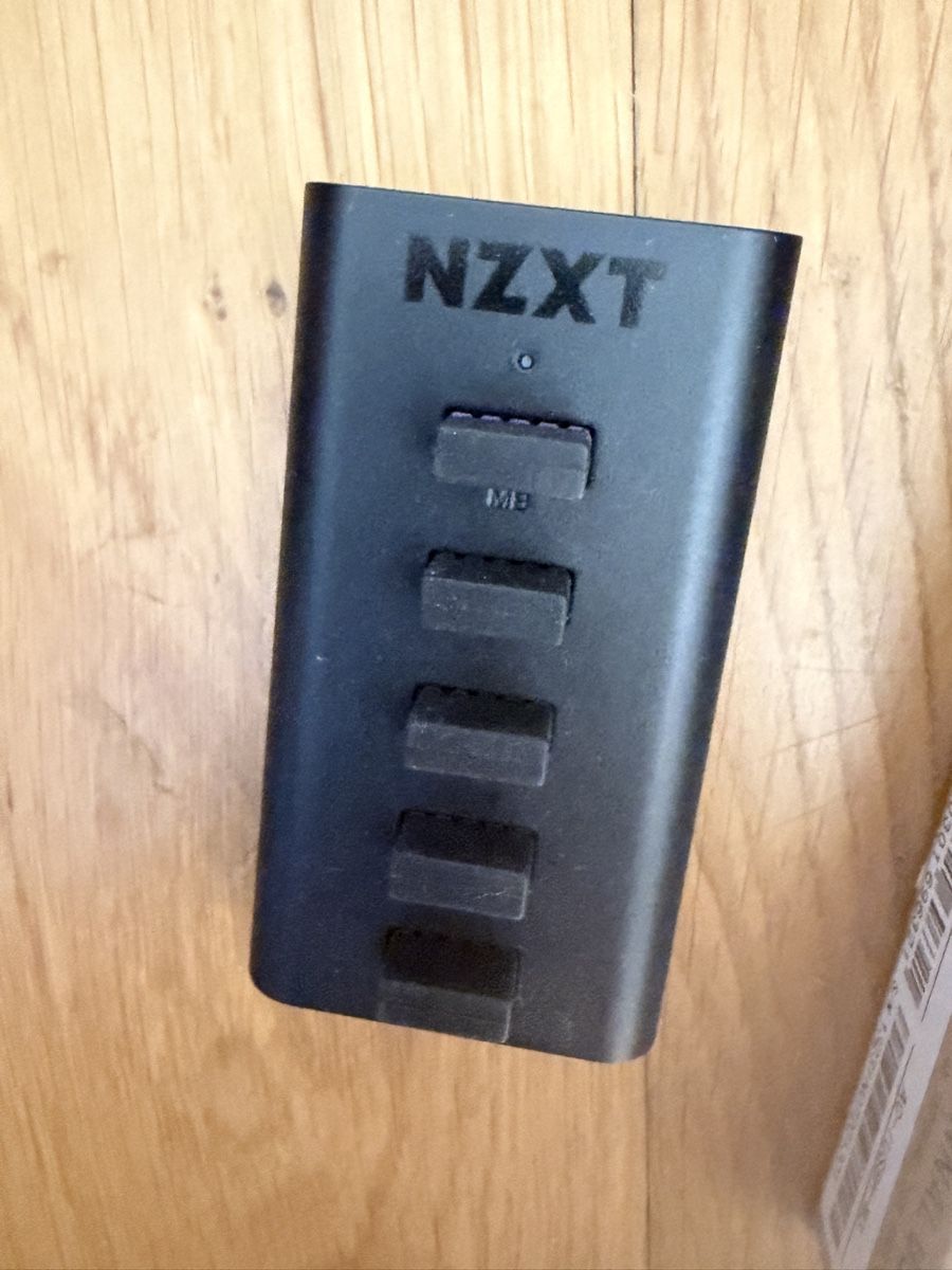 NZXT Hub & Switch: NZXT Internal USB Hub – Usato da Basel venduto da ale_mn2l 1