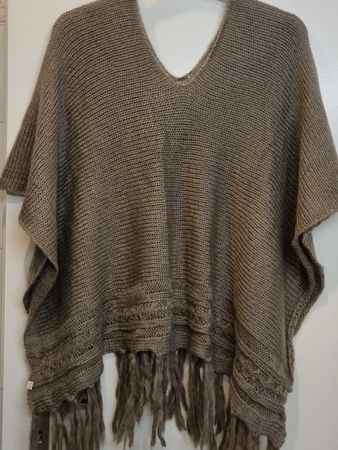 Poncho, Cape