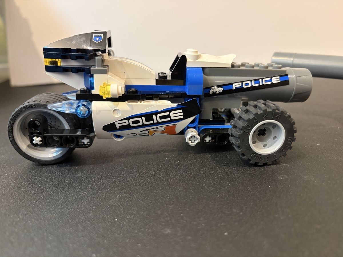 Lego Kit di costruzioni: Lego 8221 Polizei – Usato da Oberwil-Lieli venduto da Toscombra 1