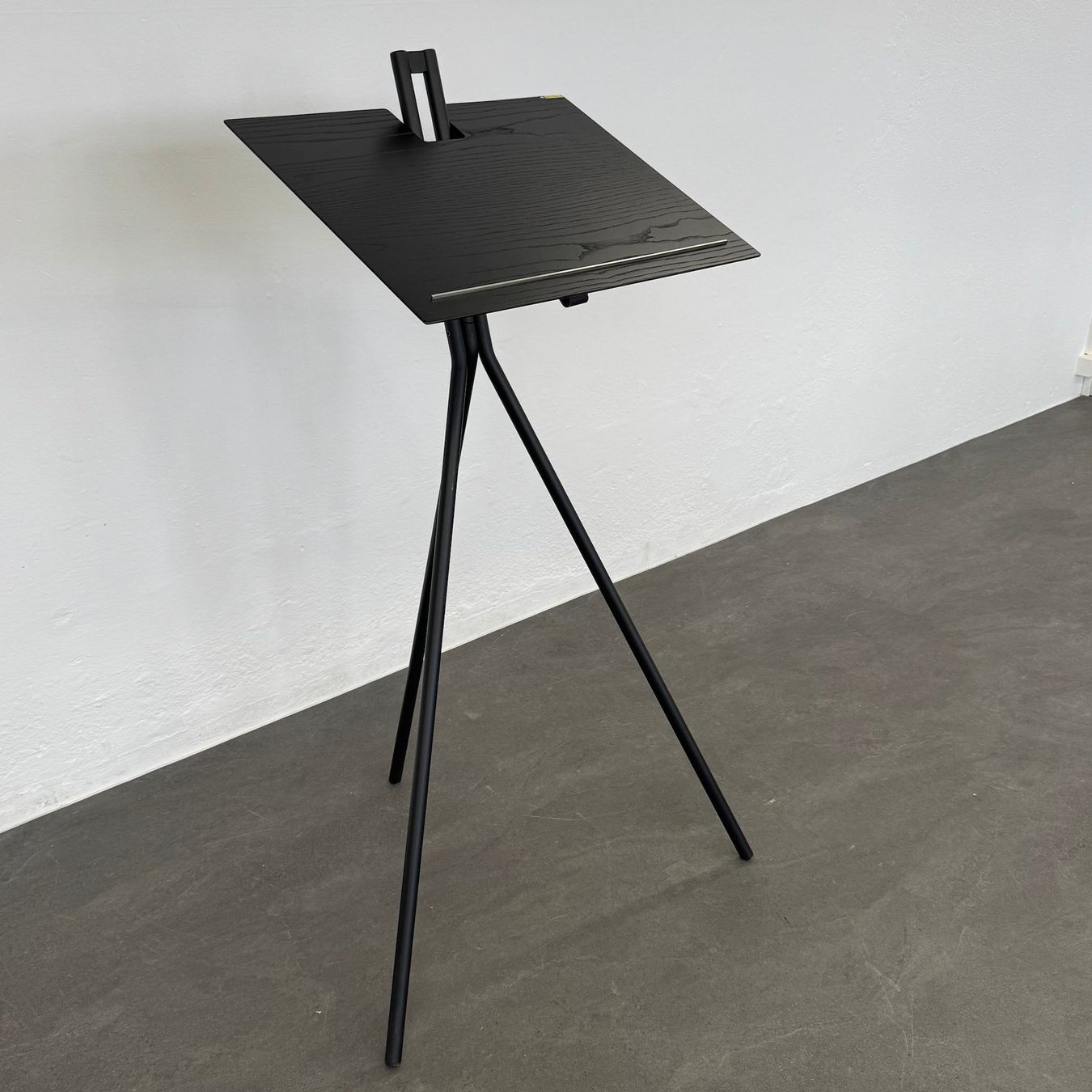 Classicon Scrivanie: ClassiCon Notos Standing Desk – Usato da Schönenwerd venduto da mcofficeshop 3