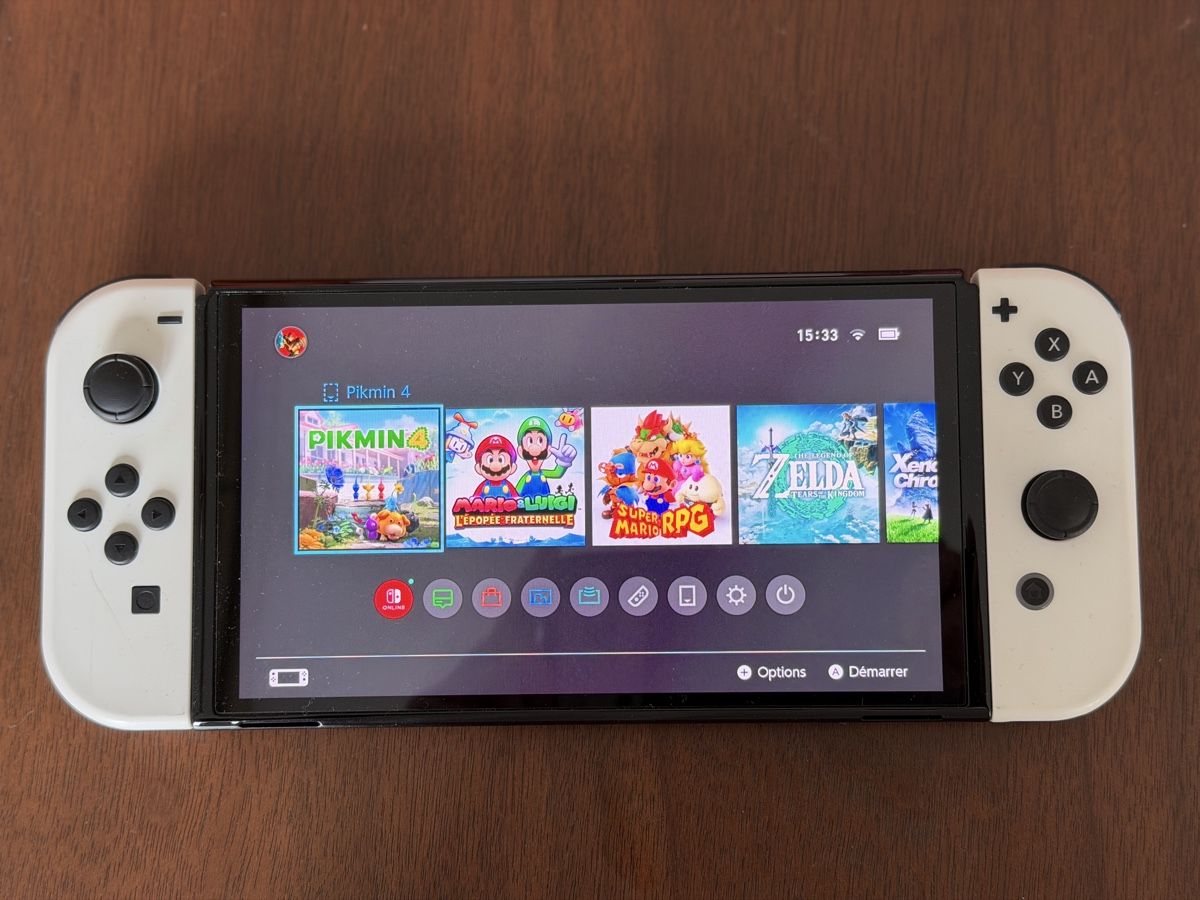 Nintendo Konsolen: Nintendo Switch OLED Model with Accessories – Gebraucht aus Carouge GE von Stomp 1