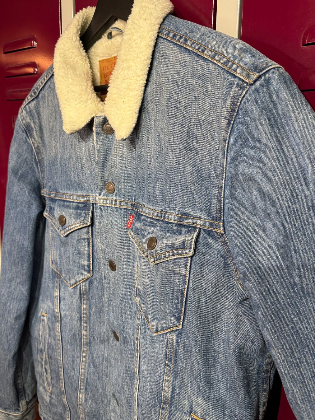 Levi's Giacche: LEVI'S SHERPA "MADE IN U.S.A" DENIM JACKET SZ: M – Usato da Cortaillod venduto da Stay_Alive_vintage 2