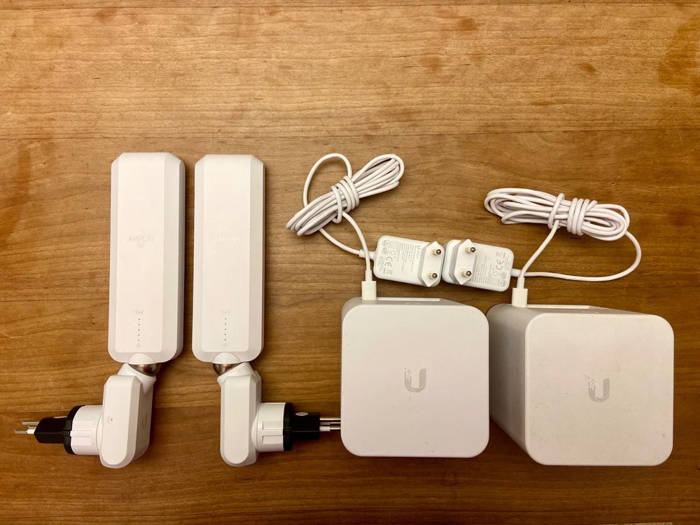 AmpliFi HD mesh router und mesh points von Ubiquiti (Gebraucht) in ...