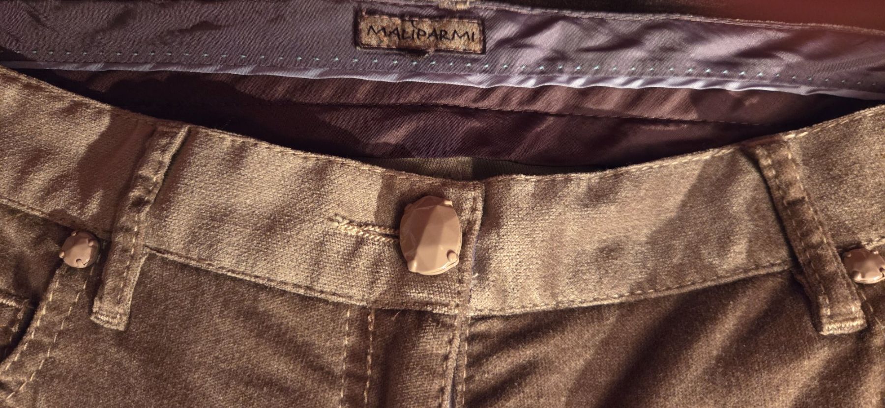 Maliparmi Pantaloni: Samt Hose MALIPARMI  Gr. 40/42 NEU – Nuovo e nell'imballaggio originale da Wettswil venduto da doe_x6nz 1