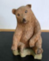 Schöne handgeschnitzte Bärenfigur aus Holz