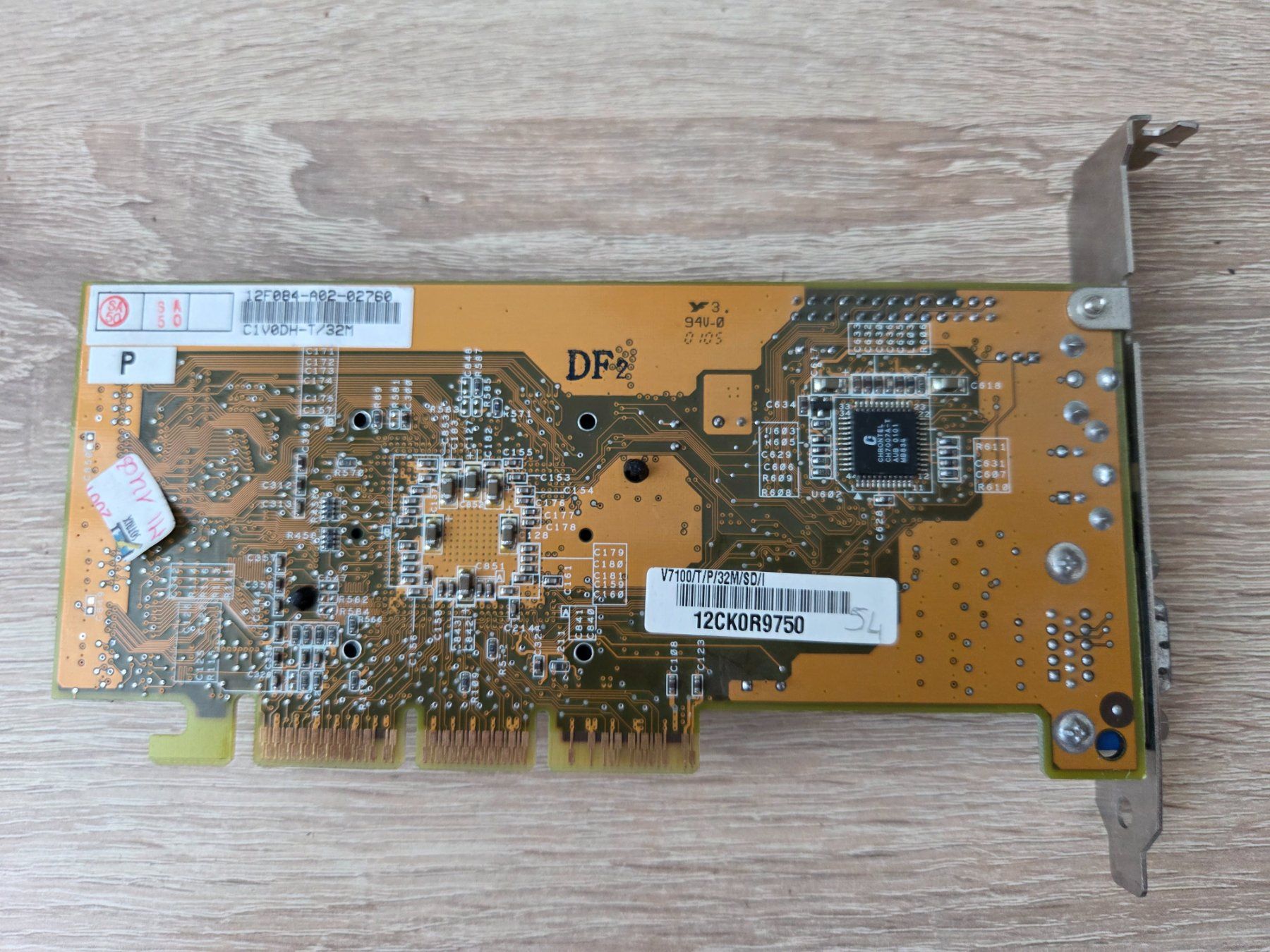 Asus Schede grafiche: Graphic card AGP ASUS V7100 32MB - PC – Usato da Carouge GE venduto da Gasco 3