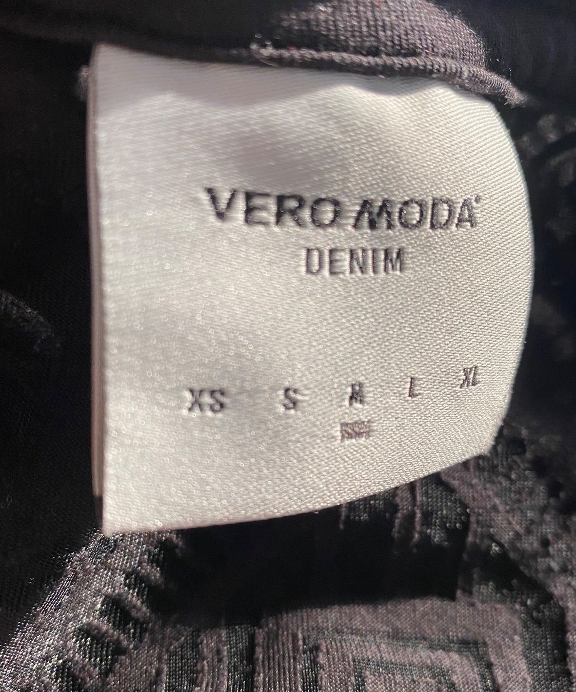 Vero Moda Top: Damentop von VERO MODA, Gr. M, BRIEFVERSAND – Usato da Bassersdorf venduto da TB01011 1