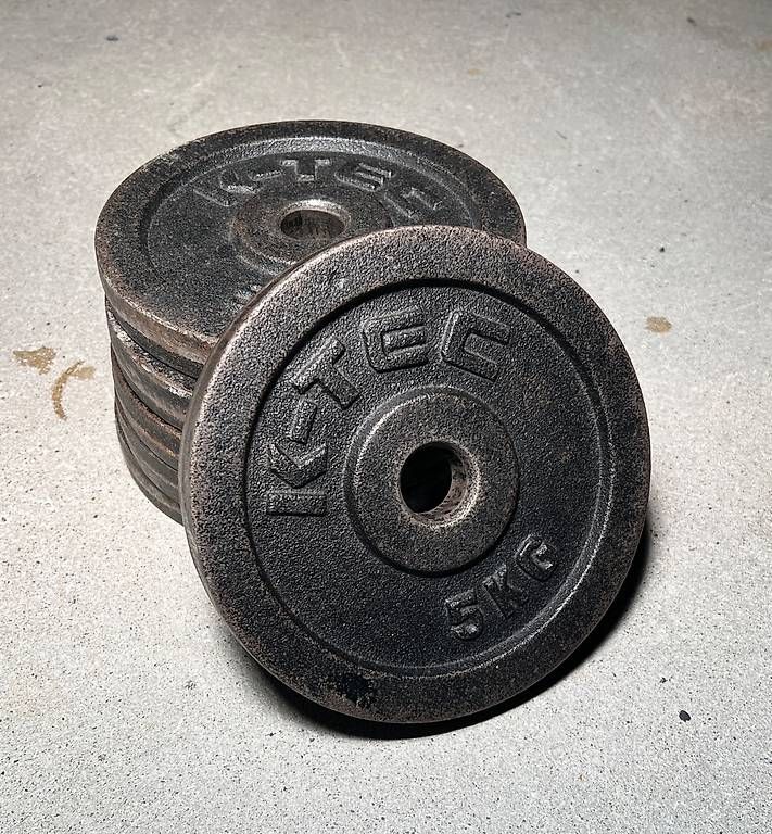 Manubri & Pesi: Lot de disques de musculation et barres de musculation – Usato da Cheyres venduto da gpa_5qgd 1